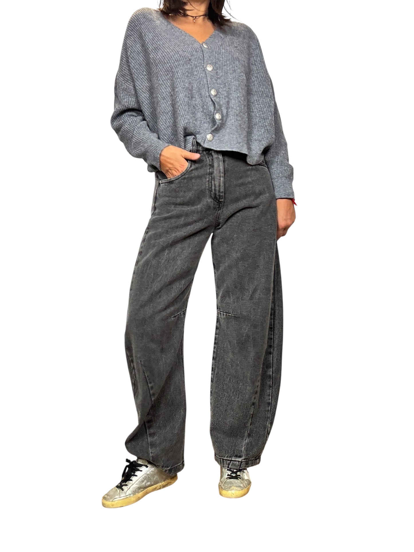 JEANS CARROT CON CUCITURE IN RILIEVO TENSIONE IN