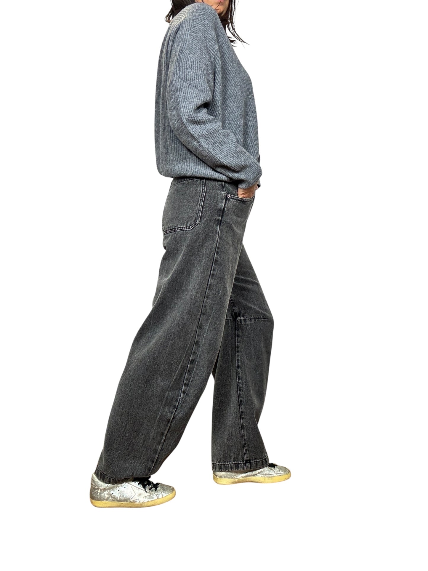 JEANS CARROT CON CUCITURE IN RILIEVO TENSIONE IN