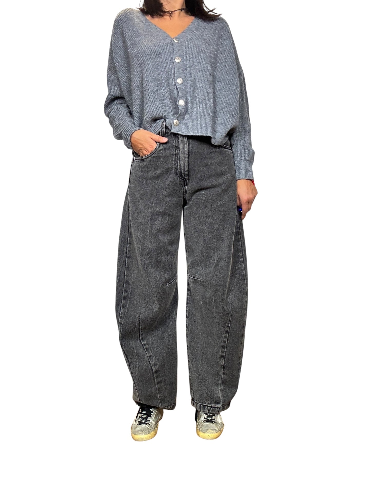 JEANS CARROT CON CUCITURE IN RILIEVO TENSIONE IN