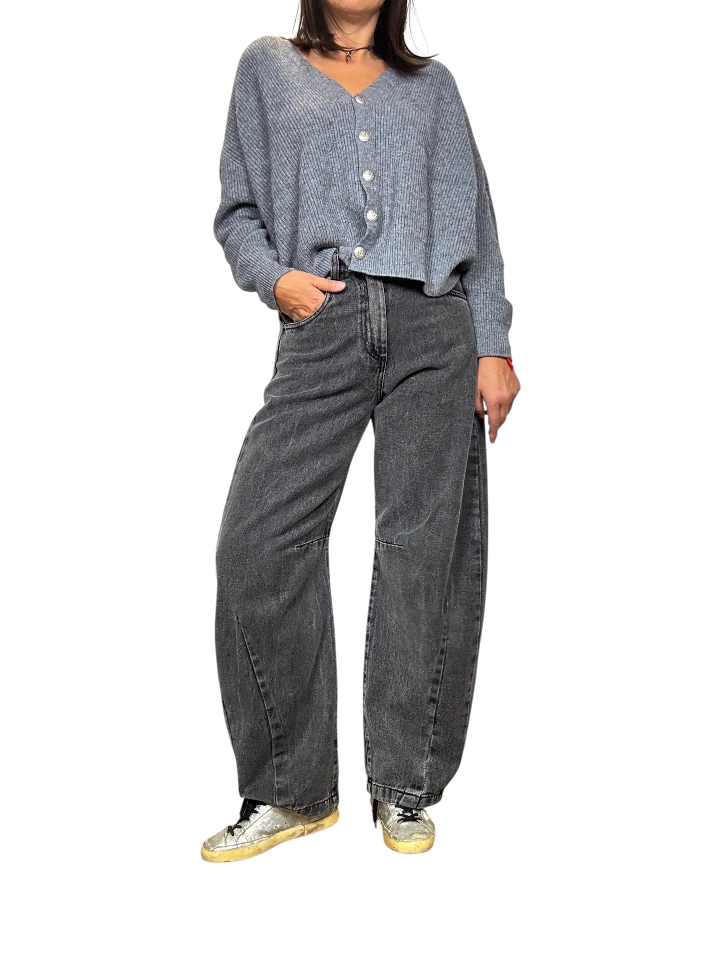 JEANS CARROT CON CUCITURE IN RILIEVO TENSIONE IN