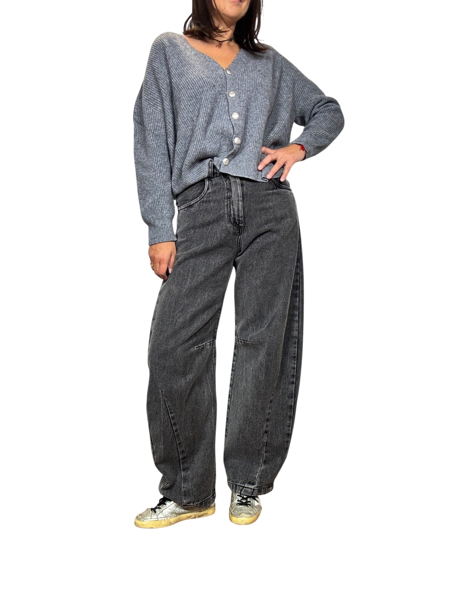 JEANS CARROT CON CUCITURE IN RILIEVO TENSIONE IN