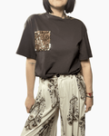 MAGLIETTA TASCA PAILLETTES GRANDI SUSY MIX - XE BLU ABBIGLIAMENTO