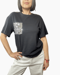 MAGLIETTA TASCA PAILLETTES GRANDI SUSY MIX - XE BLU ABBIGLIAMENTO