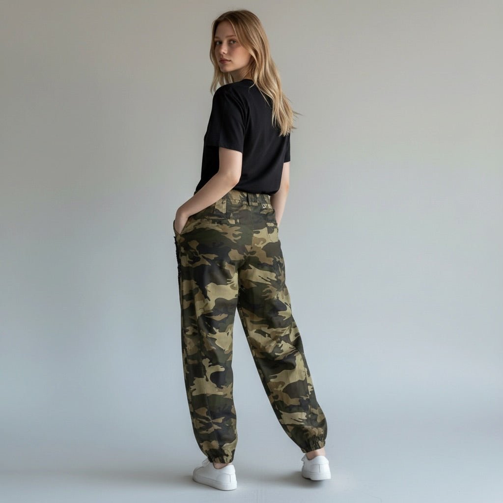 PANTALONE MIMETICO CON RICAMO DIXIE - XE BLU Abbigliamento Donna