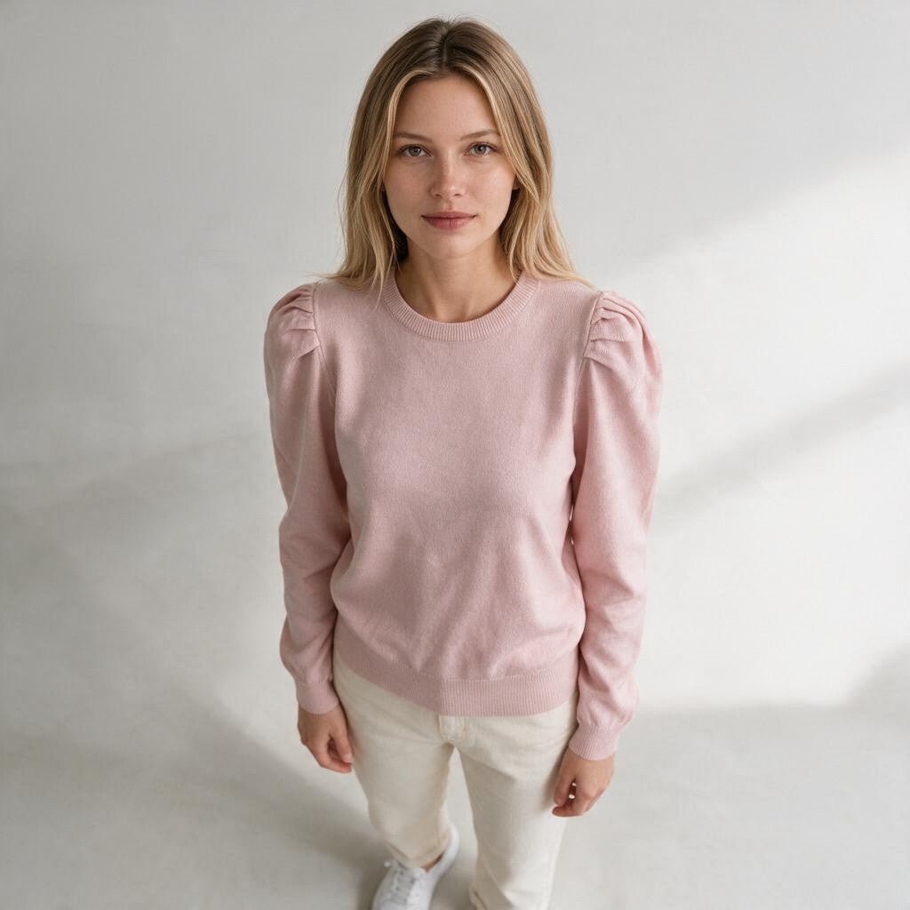 Modella indossa maglia rosa XE BLU Abbigliamento Donna a girocollo con maniche lunghe a sbuffo in misto viscosa