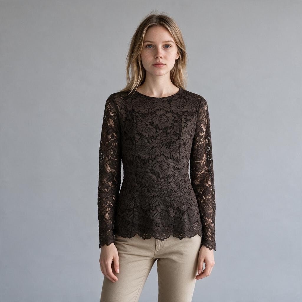 Maglietta XE BLU Abbigliamento Donna in pizzo marrone sfiancata con maniche velate e bottoncino sul retro